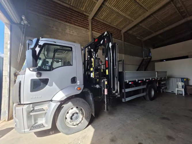 VENDE-SE CAMINHÃO CARGO 1419 COM MUNK 20.5T.