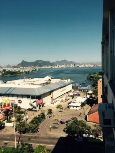 Loft/Studio Apartamento, mobiliado, Centro Niterói, UFF, Faculdades, bancos, shopping's