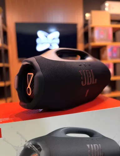 REPOSIÇÃO DE BOOMBOX 4 R$2.499,00 PRETA NOVA NA CAIXA