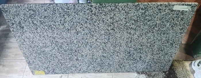 Mármore para mesa 140 x 75. Tenho cadeiras também.