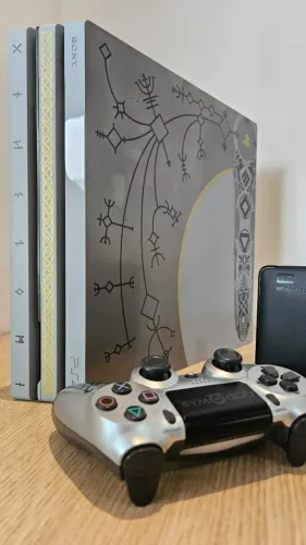PS4 Pro Edição Limitada God Of War Destravado