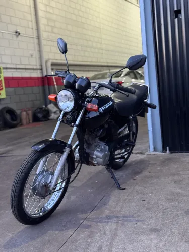 Vendo CG 125 muito conservada