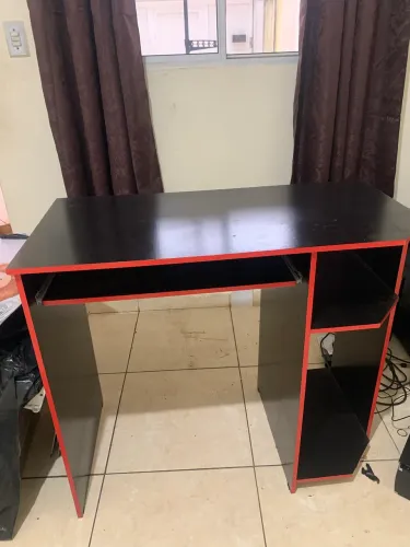 Mesa de pc bom estado