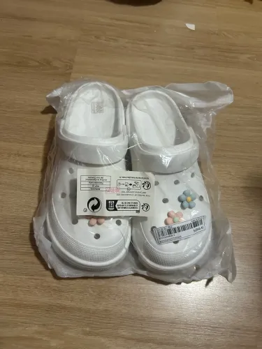 Calçado (Crocs)