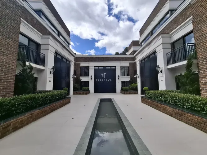 SOBRADO com 3 dormitórios à venda com 444.7m² por R$ 3.990.000,00 no bairro Ahú - CURITIBA
