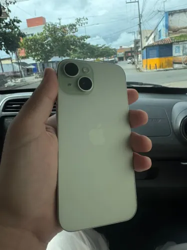 iPhone 15 semi novo 
