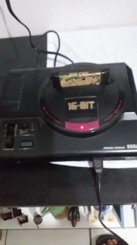 Vendo mega draive. 