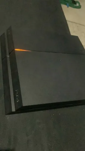 Playstation 4 com 4 jogos