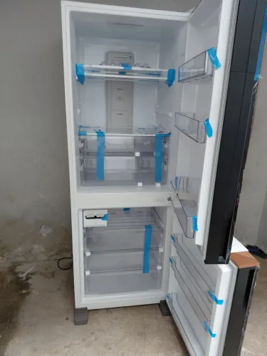 Vende se geladeira 