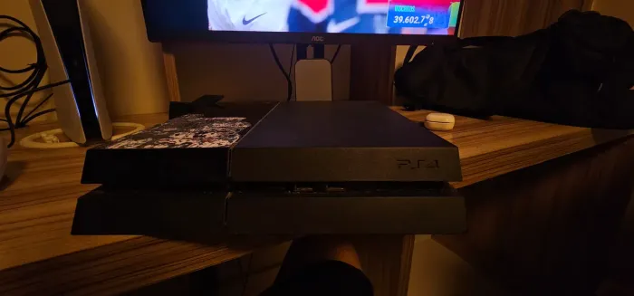 VENDO PS4 / ATENÇÃO A DESCRIÇÃO
