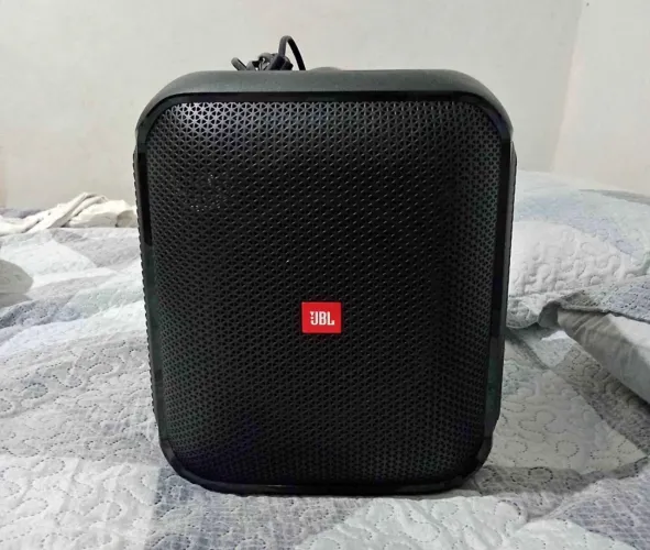 Caixa de som JBL 