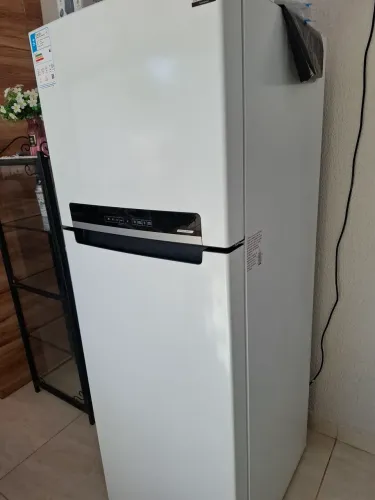 Geladeira Midea 354 litros - Usada