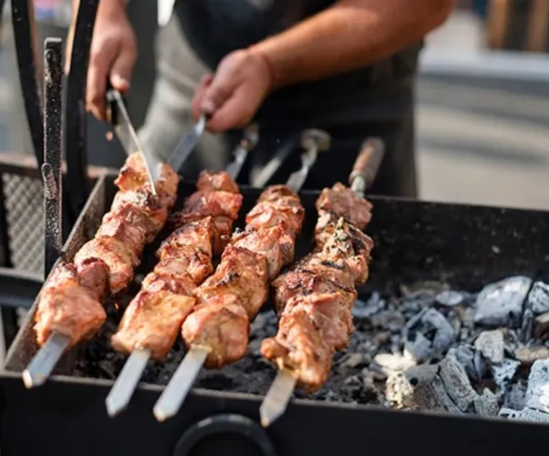 Vaga para churrasqueiro(a)