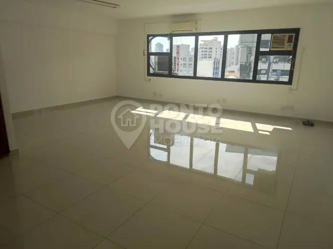 Conjunto com 76m, 2 banheiros e 2 vagas para locação na Vila Mariana
