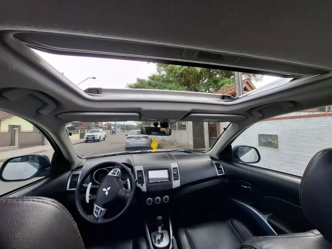 Mitsubishi Outlander 2.0 16V 160cv Aut. 2012