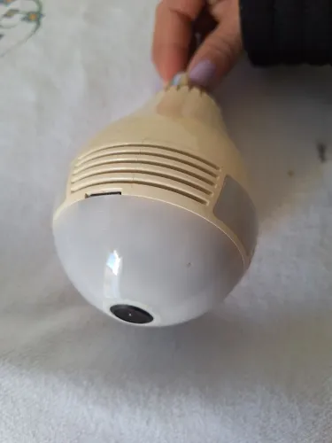 Lâmpada Câmera Wi-Fi 360° com Visão Noturna - R$ 100,00