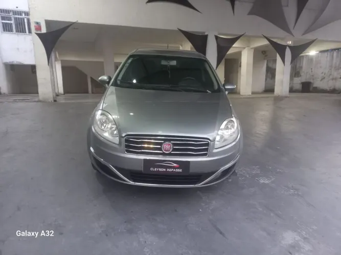 Fiat Linea Essence 1.8 Flex 16V 4P 2015