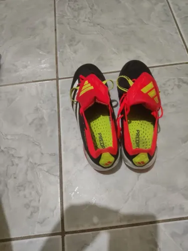 Chuteira Adidas Predator