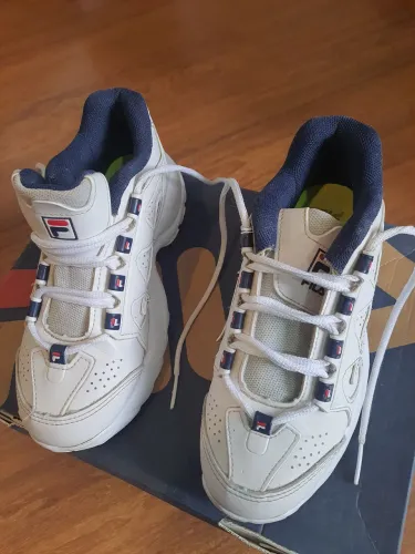 Aceito Oferta- Tênis feminino n. 35 FILA semi novo Faça sua oferta!