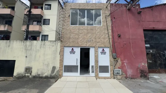 Casa para alugar com 2 quartos e suíte na Av. Dr. Florêncio de Alencar