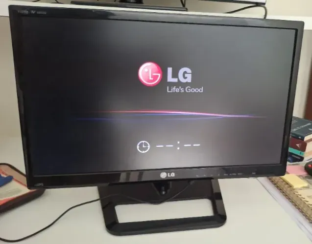 Tv/Monitor LG, Modelo M2252d, Tela Led Full HD, 21,5 " - Funcionando Normalmente 
