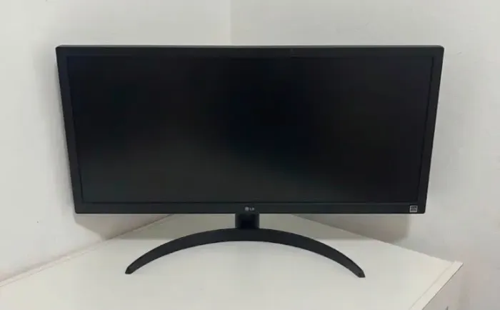 Monitor LG UltraWide 26" (Modelo exato: 26WQ500-B) - Excelente estado