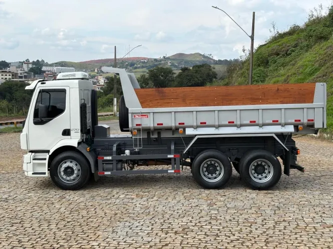 VM 270 TRUCK CAÇAMBA