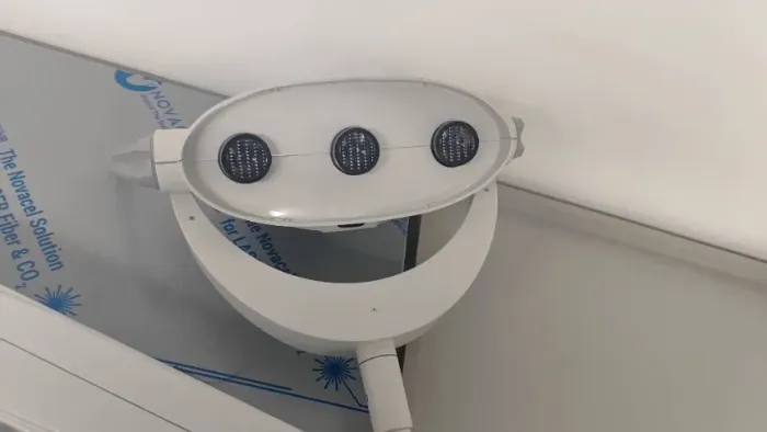 Refletor de consultório com lâmpada Led
