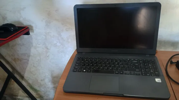 Notebook Samsung i3 7 th 4 Gigas Ram 240 ssd