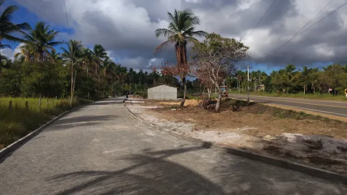 terreno povoado convento frente para a pista sendo 10 metros frente para a pista e 10 MTS