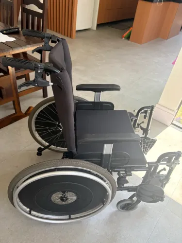 Cadeira de Rodas Manual Ortobras AVD