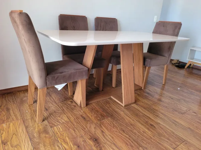 Mesa de jantar 1,70cm com 6 cadeiras