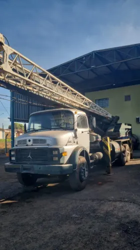 Caminhão Mercedes-Benz 2217 Guindaste madal MD22