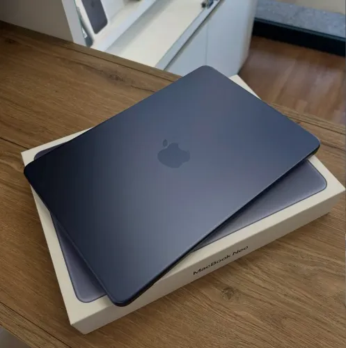 MacBook Neo 256Gb +Kit Capas LOJA FÍSICA BH