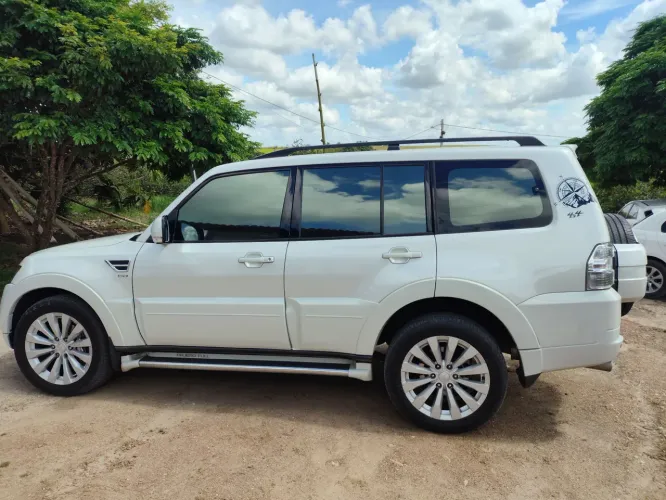 Mitsubishi Pajero HPE Full 3.2 4X4 T.i.dies. 5P AUT 2014