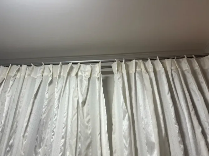 Vendo cortina mais varão