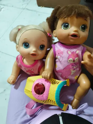 Dupla de baby Alive que engatinha 