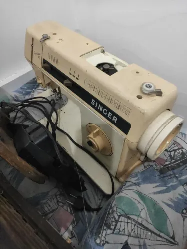 Máquina de costura Singer 