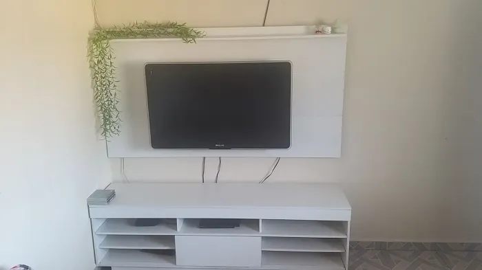 Painel e Rack Branco usado *Sem a TV*