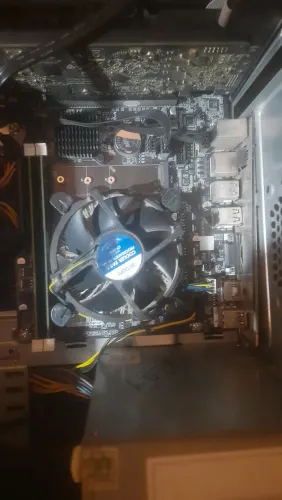 Vendo CPU i7 2600 (falta só o armazenamento)
