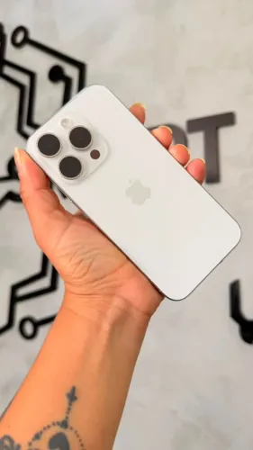 iPhone 15 Pro Branco 128GB (Nota e 3 meses de garantia) 