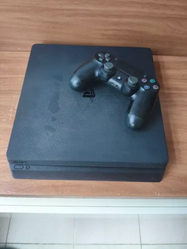 PS4 Slim 500GB - Usado