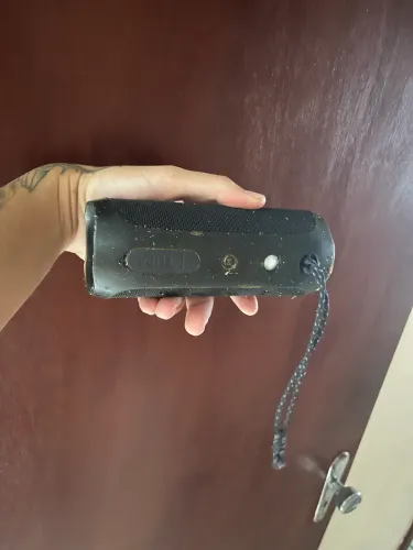 JBL flip 4