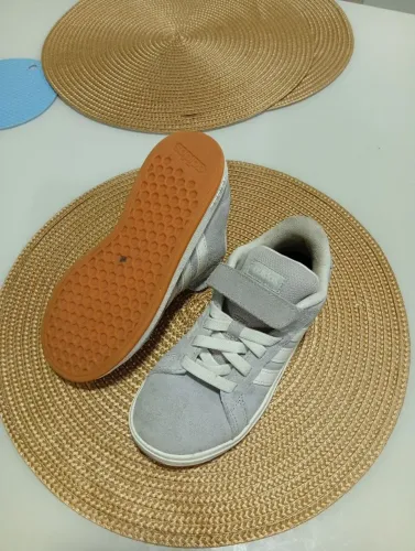 Tênis Adidas