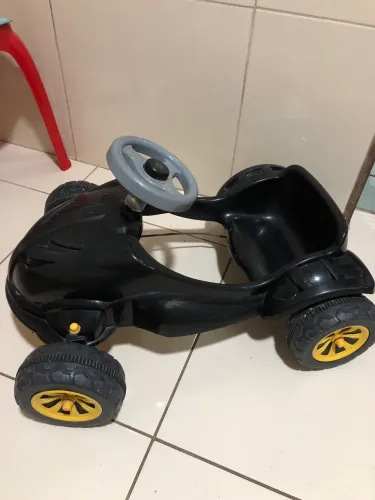 Carrinho de pedal