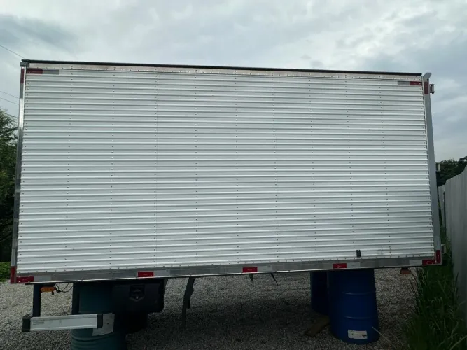 Baú Carga Seca Facchini 4.30 Metros Caminhão ¾ 