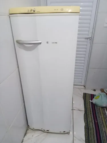 vende-se geladeira