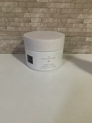 Creme Corporal Rituals - The Ritual Of Sakura 220ml (Novo / Importado)