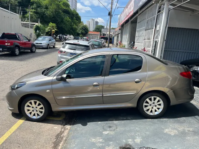Peugeot 207 Sedan Passion XS 1.6 Flex 16V 4P 2012