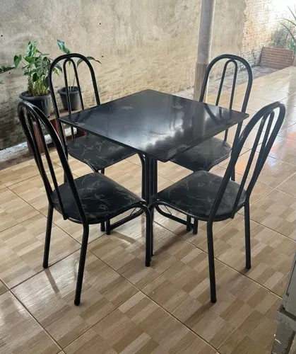 Conjunto mesa quadrada (granito)+ 4 cadeiras